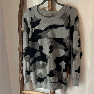 Gray and Black Camouflage Cashmere Sweater with Pockets Medium